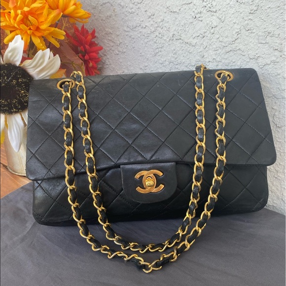 🎉❤️VINTAGE LOVER♥️🎉CHANEL 10” DOUBLE FLAP BAG LAMB GOLD HARDWEARS ❤️ - Picture 3 of 17